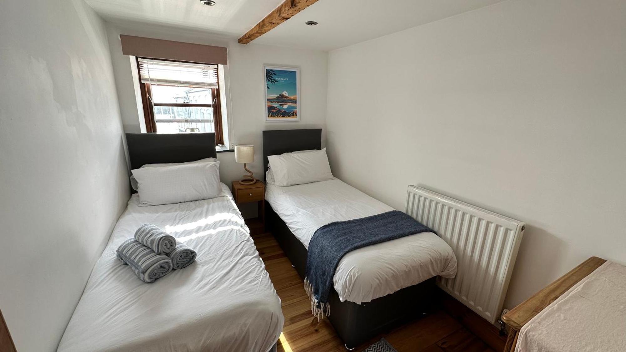 Sail Loft Lookout - Modern Harbourside Apartment With Character Features - 101 Penzance Exterior foto